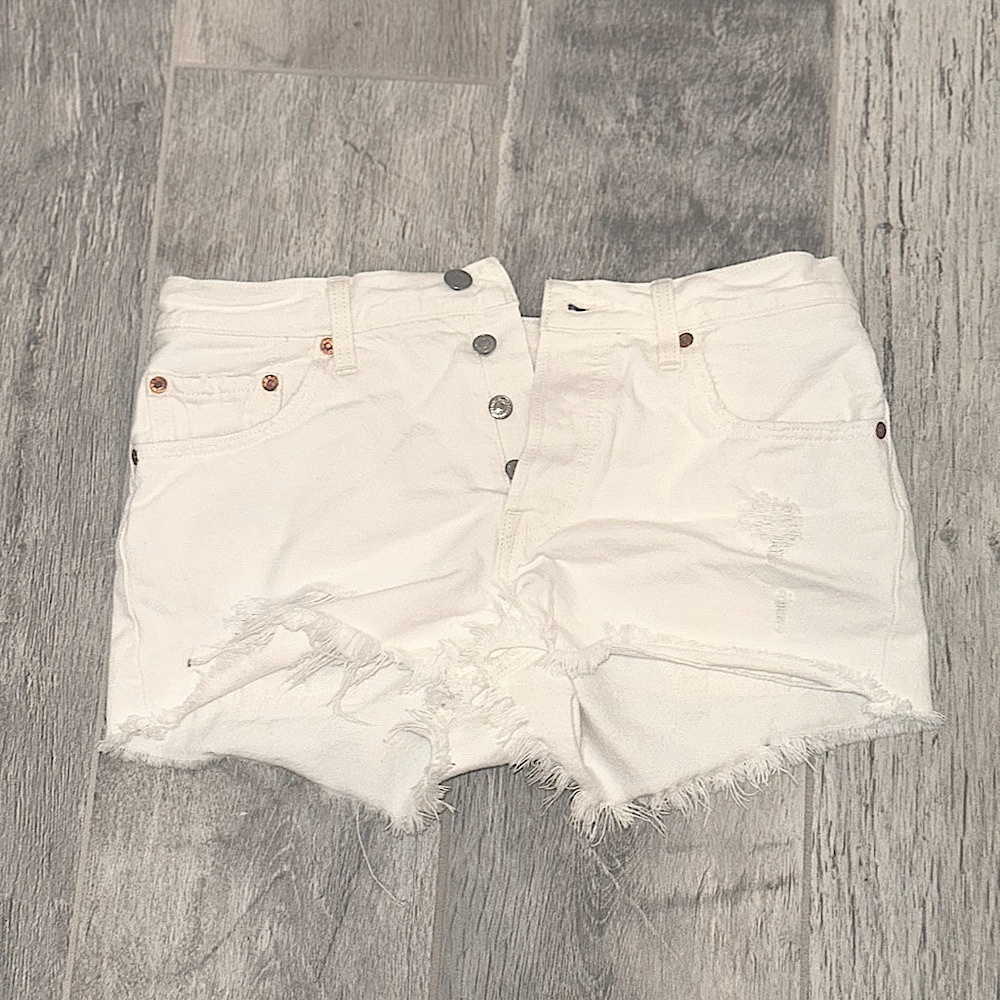 Levi’s 501 Original Jean Shorts – White, Size 27